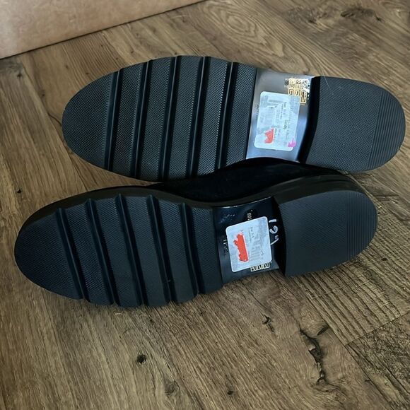 Stuart Weitzman Kolbie Gem Trim Pull-on Chelsea Boots 10B/ Black Suede $650 - Picture 4 of 5